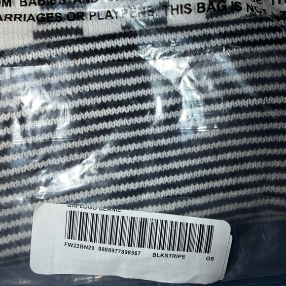 Supreme Monochrome Striped Beanie - Picture 3 of 3